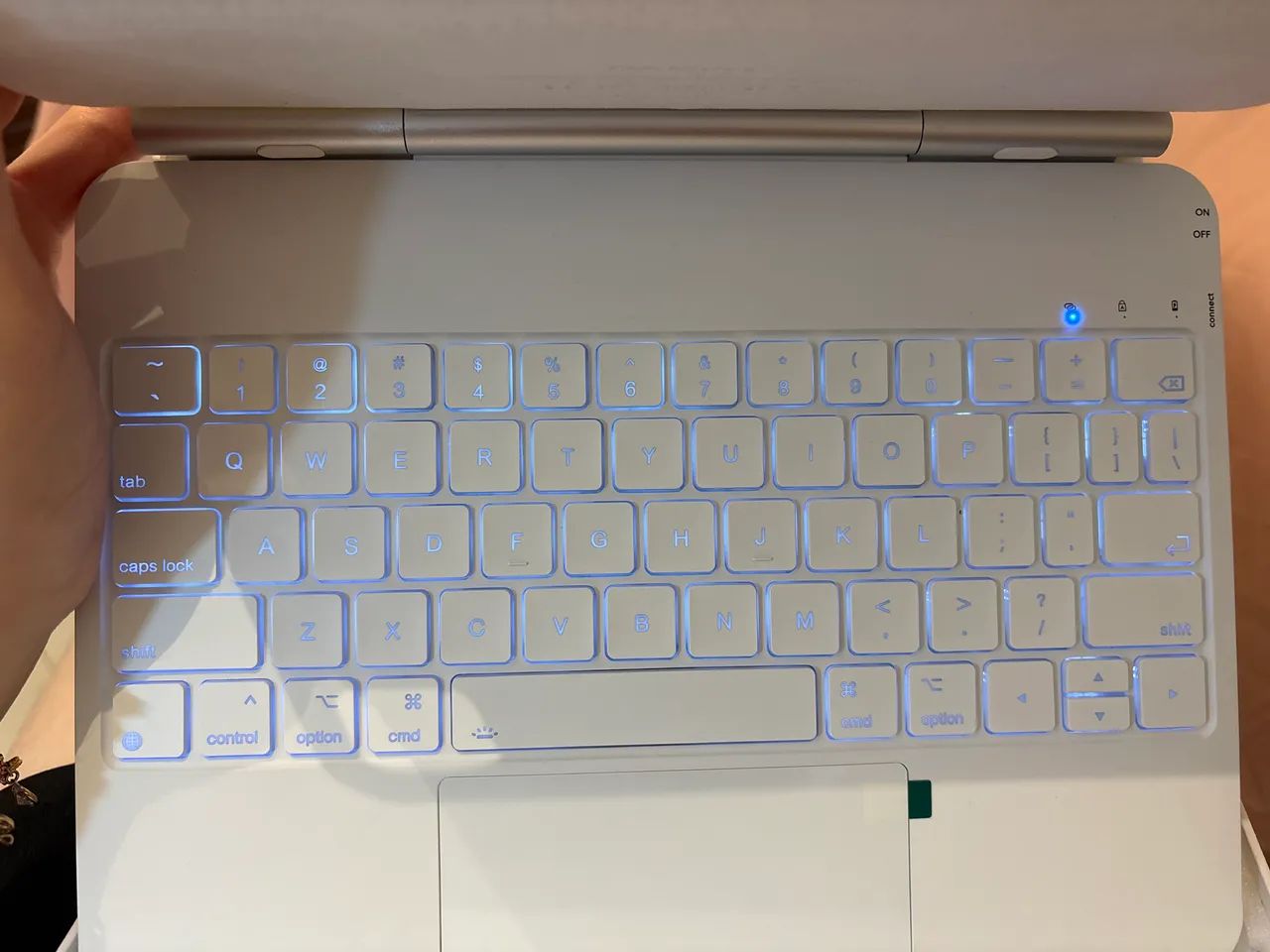 Capa com teclado para iPad  - Foto 3