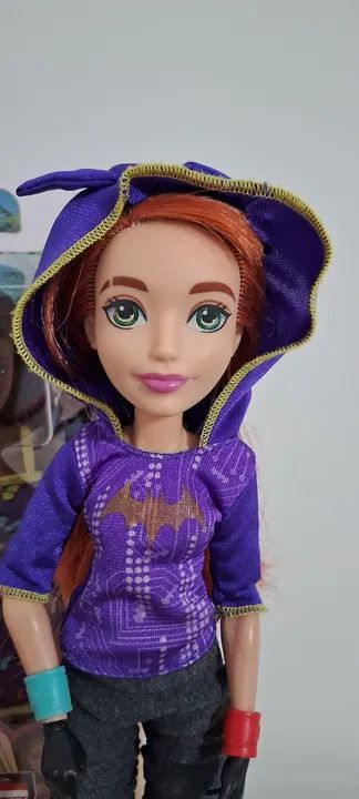 Boneca Batgirl usada linda