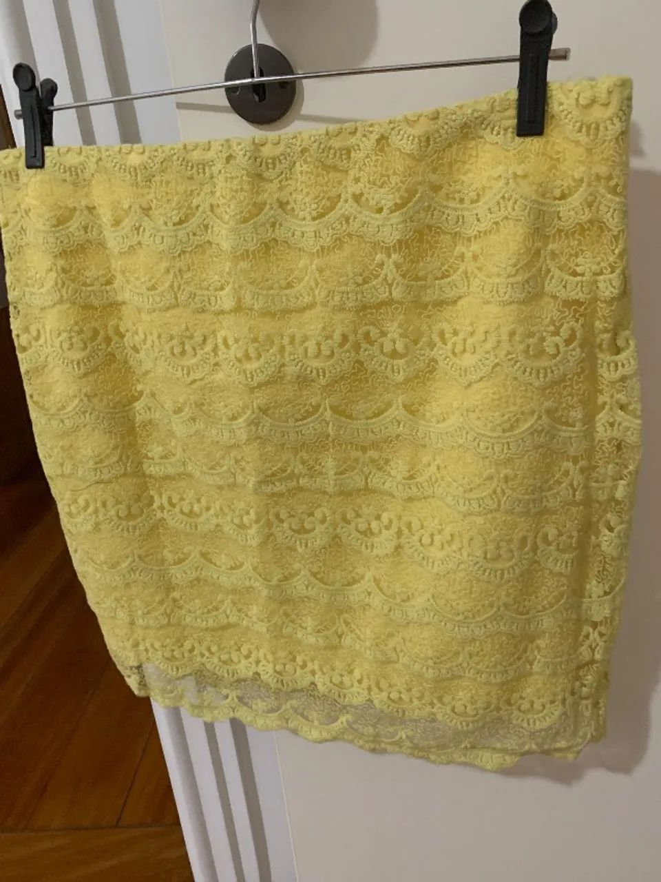 Saia de renda amarela  - Foto 2