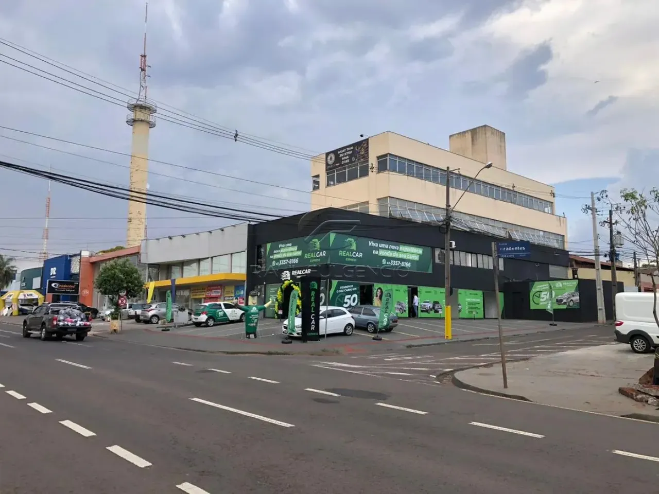 Sala Comercial para Locação na Av. Tiradentes com 250 m² - Londrina