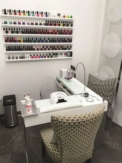 Alugo Sala 24m² p/ Esmalteria, Manicure, Design Sobrancelha em frente Detran