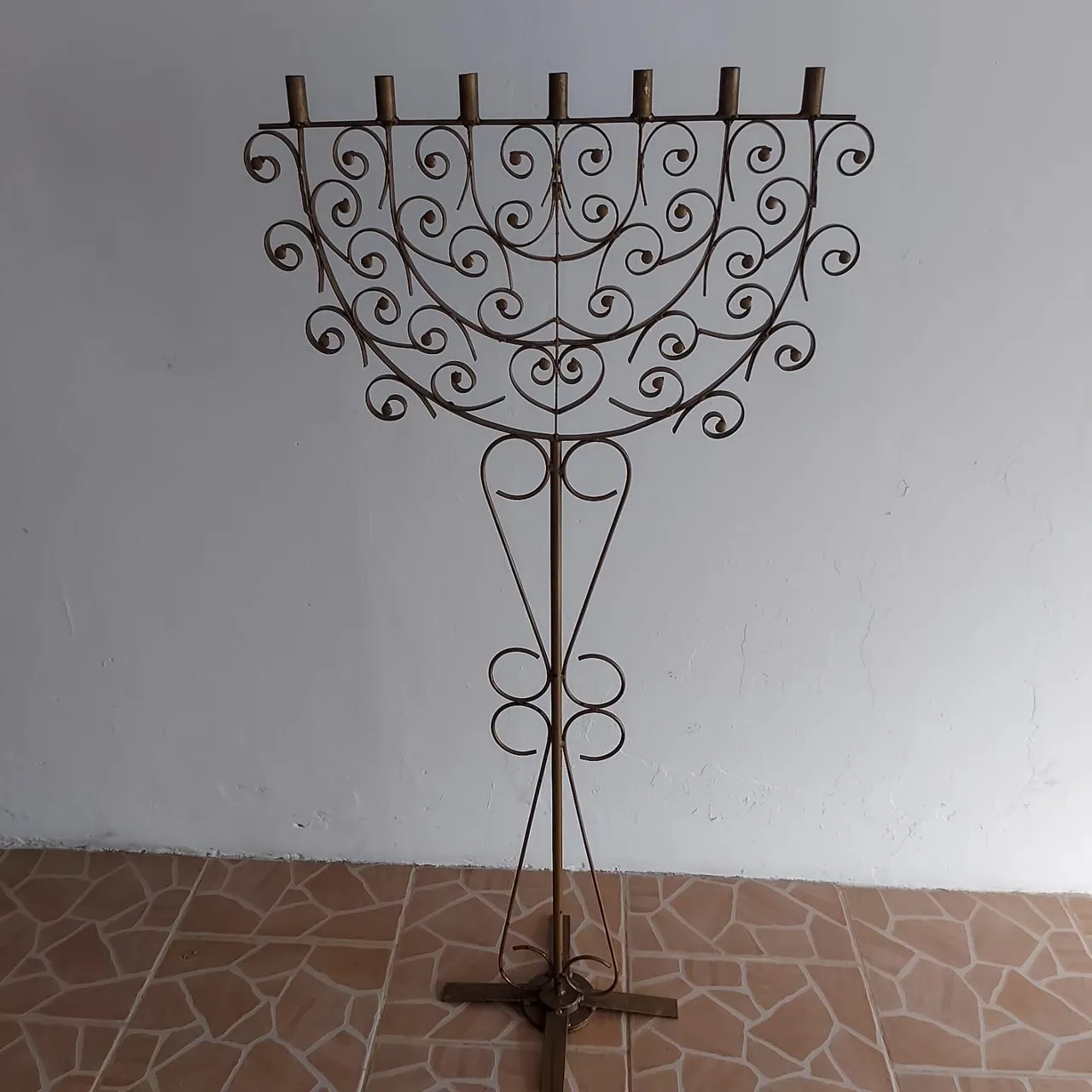 Castiçal de ferro forjado