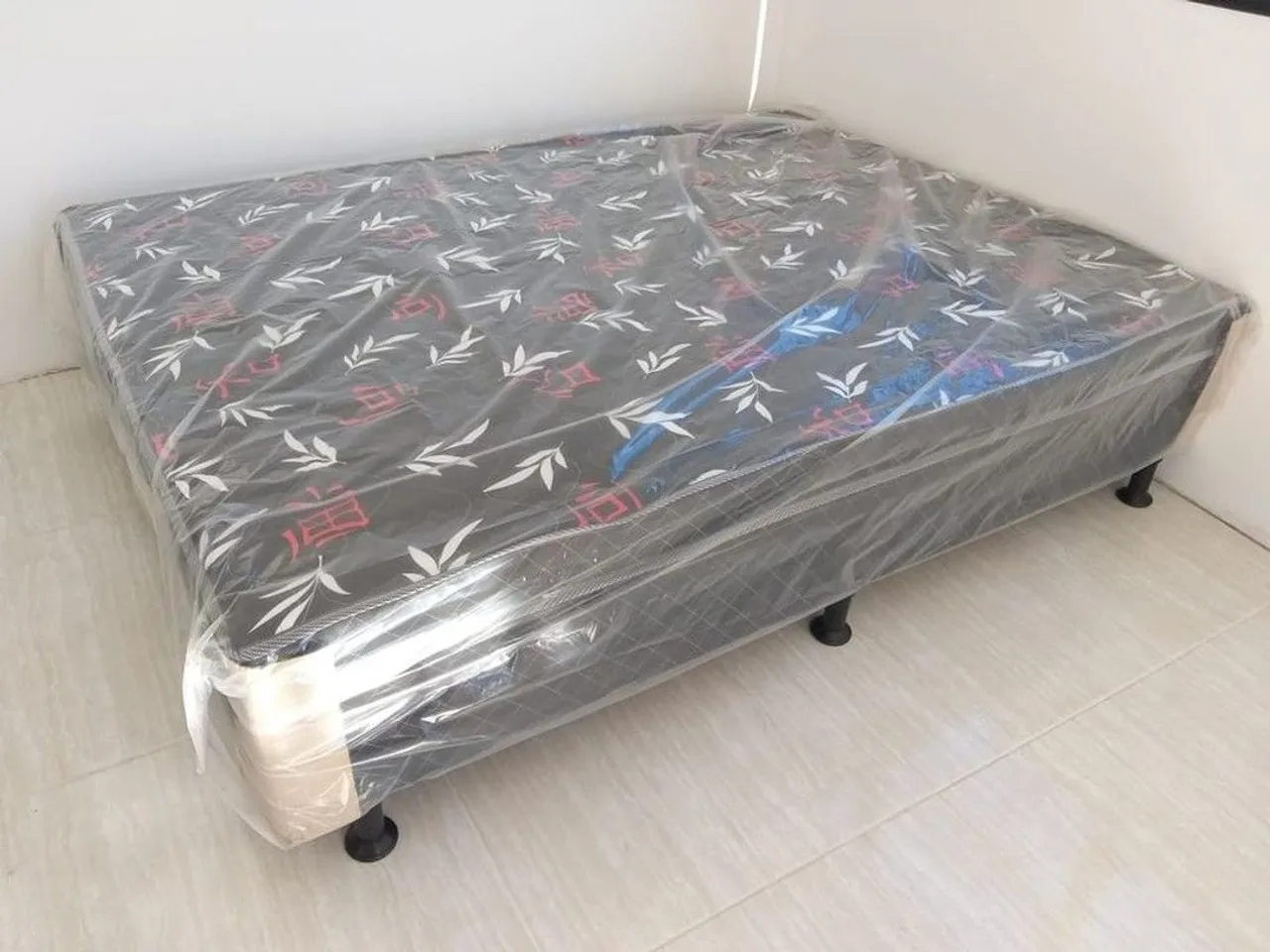 Cama Box Casal com Espuma D33 - Novo
