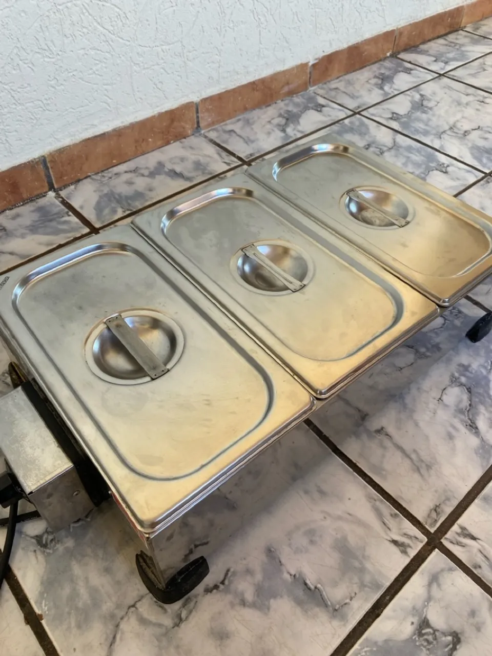 DERRETEDEIRA COM 3 CUBAS