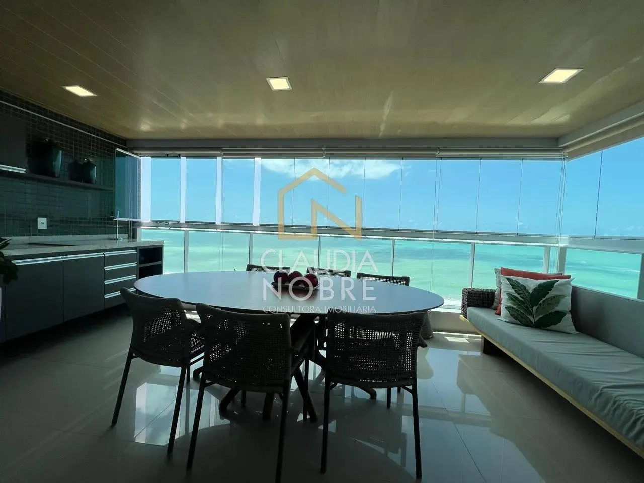 Apartamento Beira-Mar Frontal à Venda em Guaxuma, 220m² com 4 Vagas - Maceió - AL