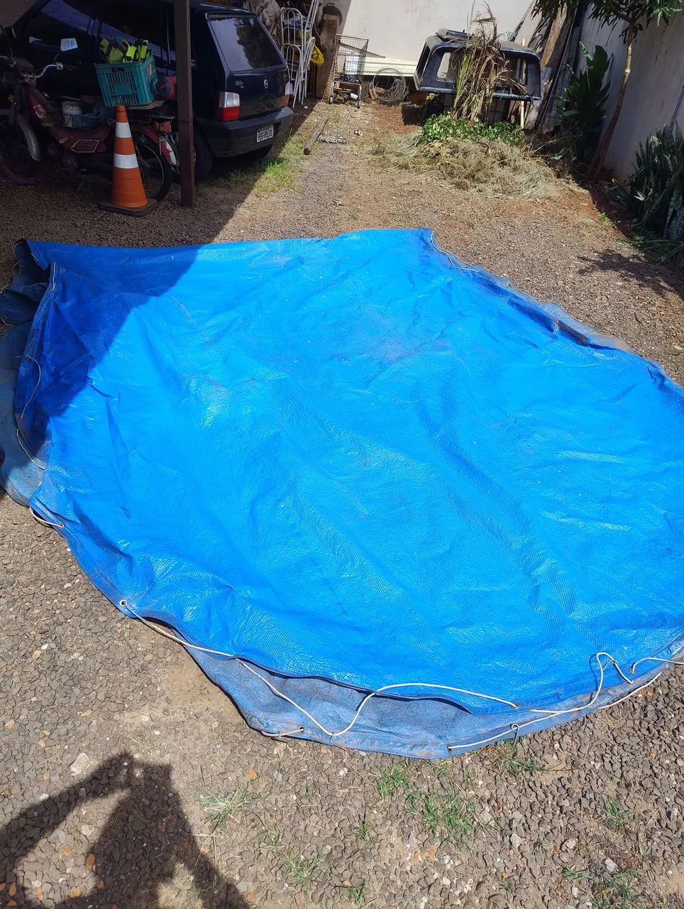 Cobertura para piscina azul ondulado
