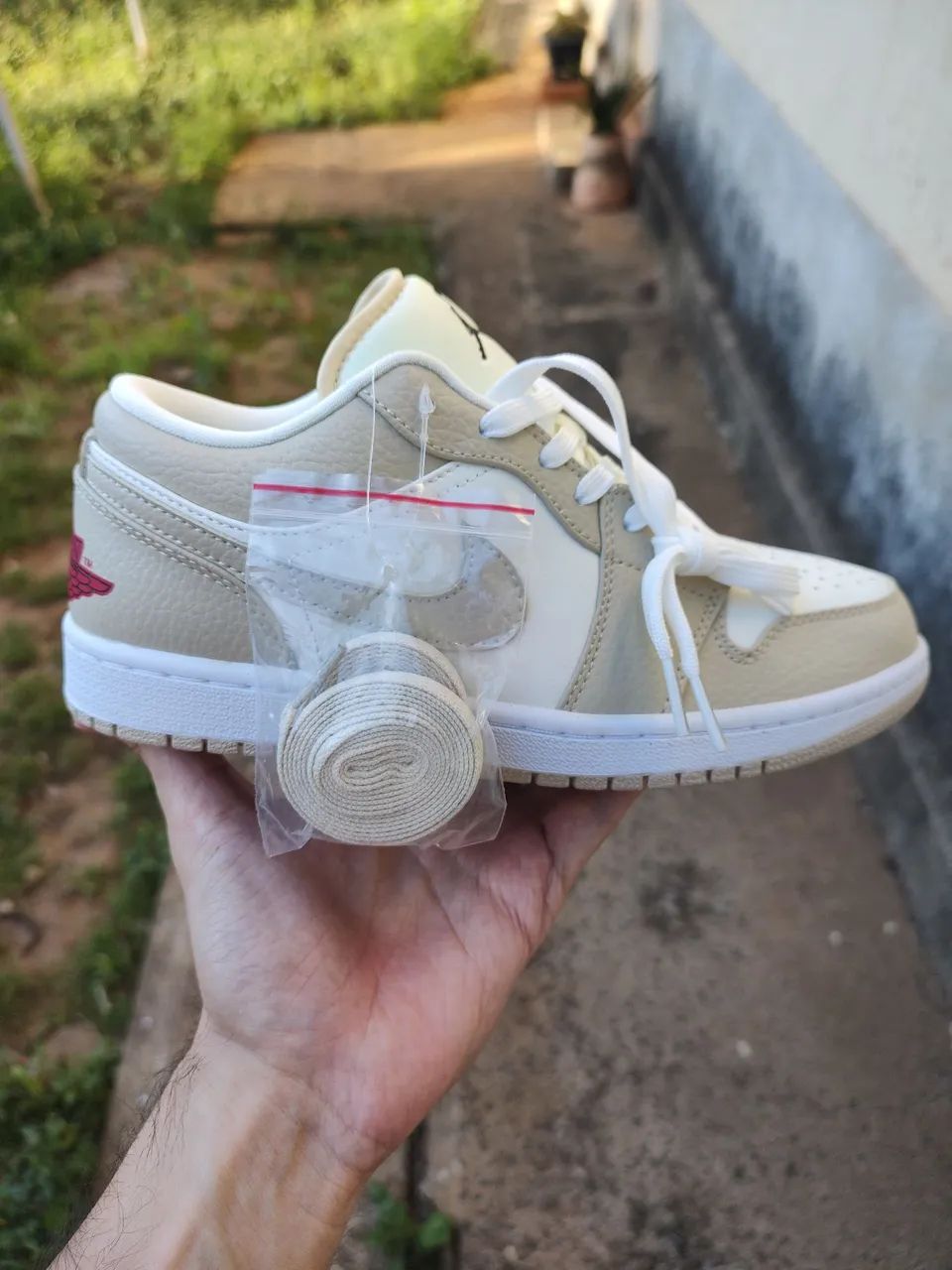 Air Jordan 1 Low SE Sail Rattan University Red - Foto 3
