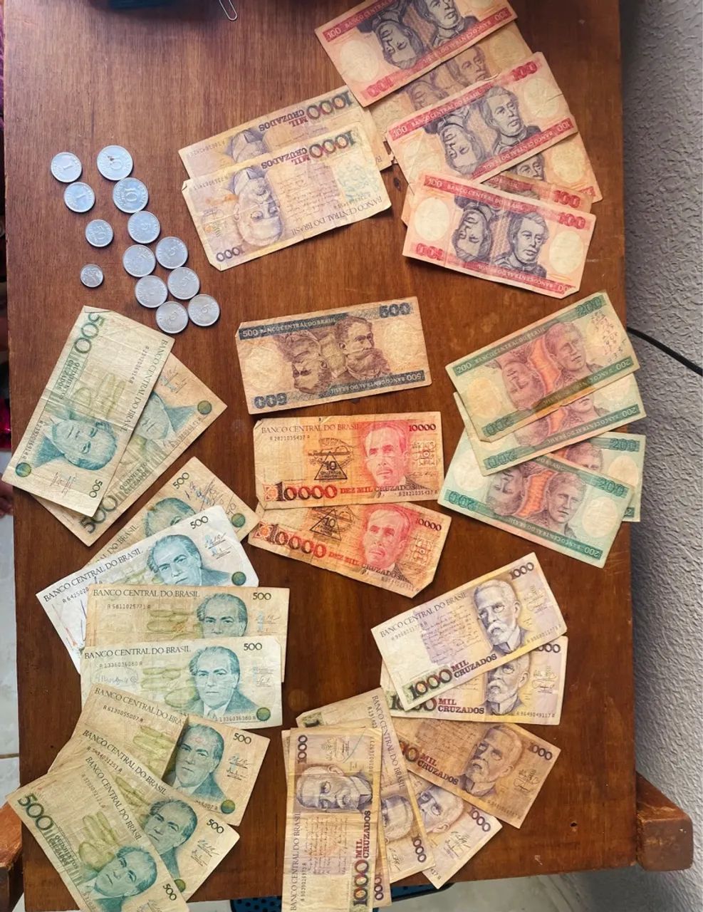 Moedas e cédulas antigas do Brasil