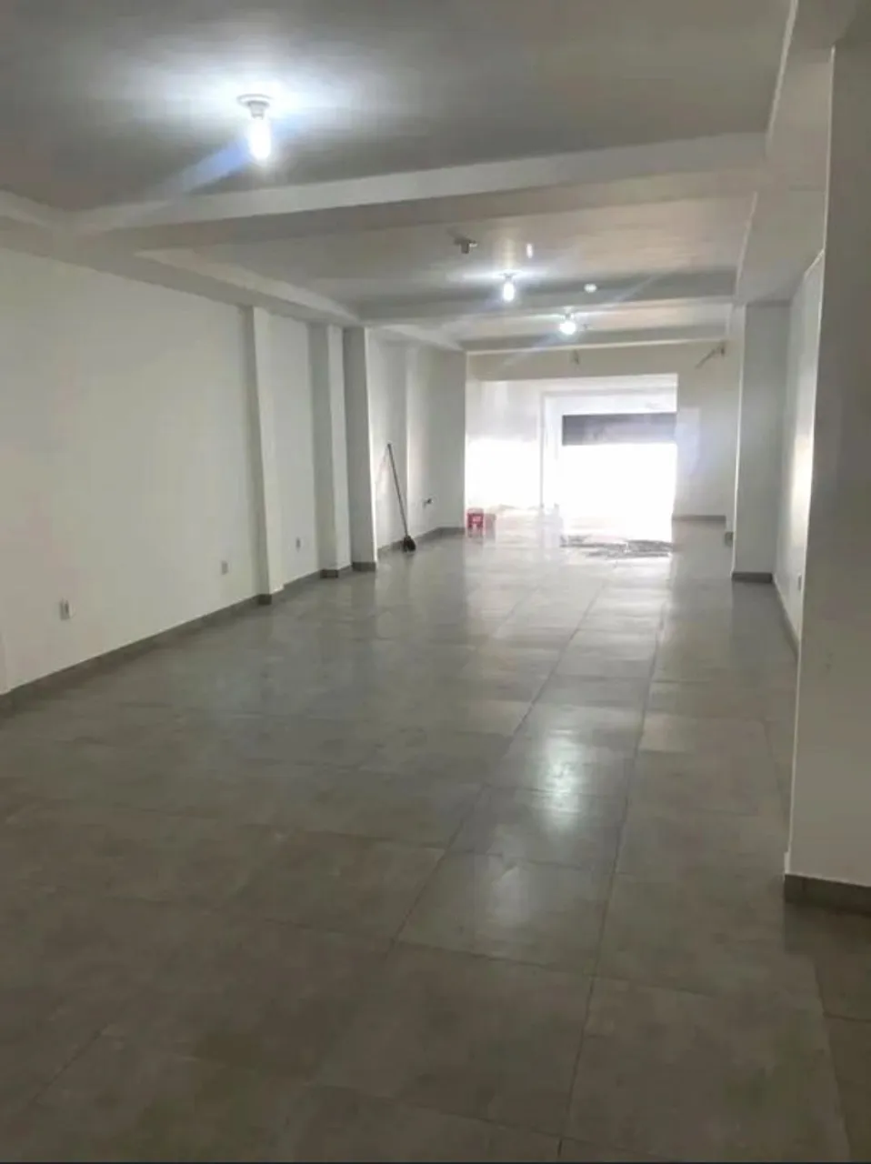 Ponto comercial reformado na tv. Castelo Branco