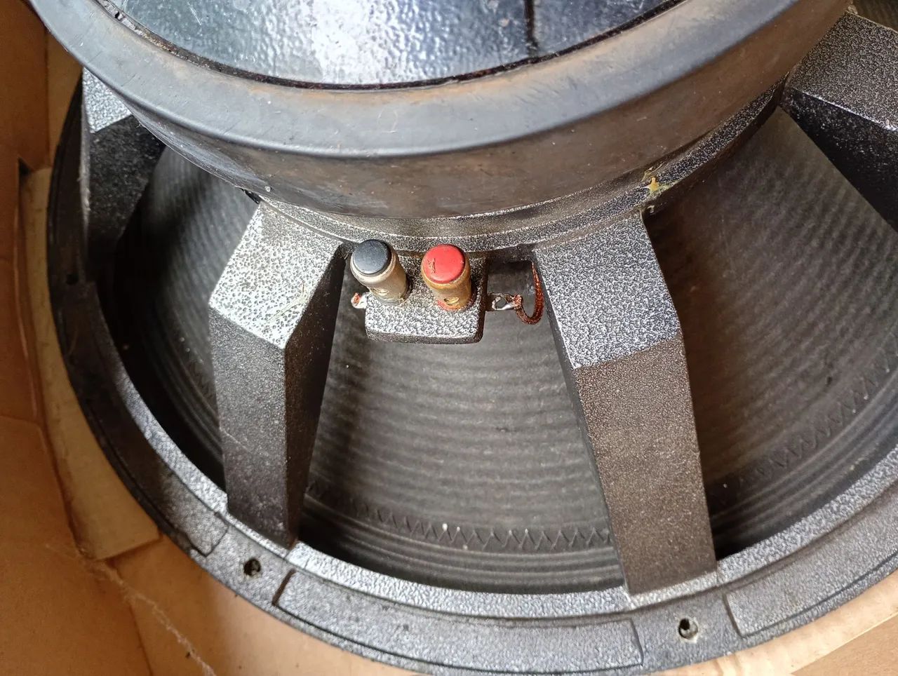 Auto-falante 18' 600w 4ohms  - Foto 4