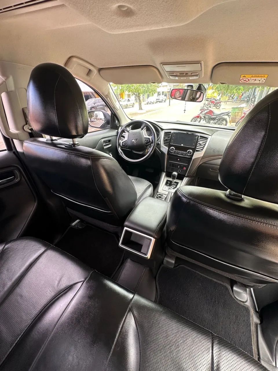 Mitsubishi L200 Triton Sport HPE 2.4 CD Diesel Aut. 2023 - Foto 8