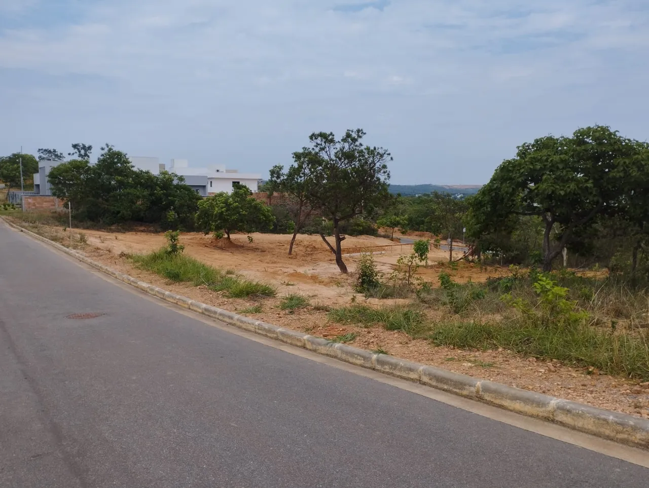 Viva com Conforto e Segurança: Lote à Venda a 5 Minutos do Centro de Lagoa Santa!