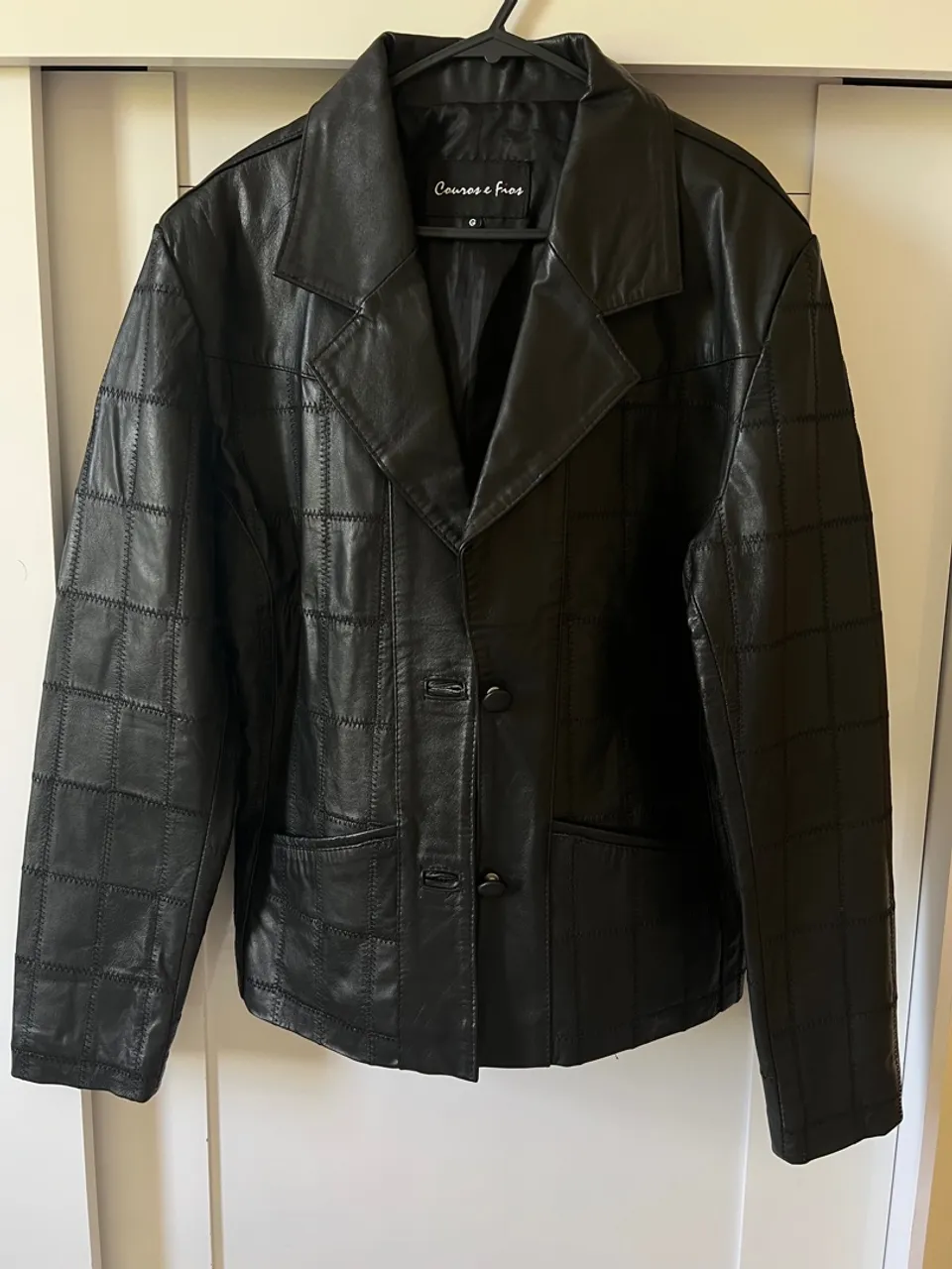 Jaqueta de couro preto