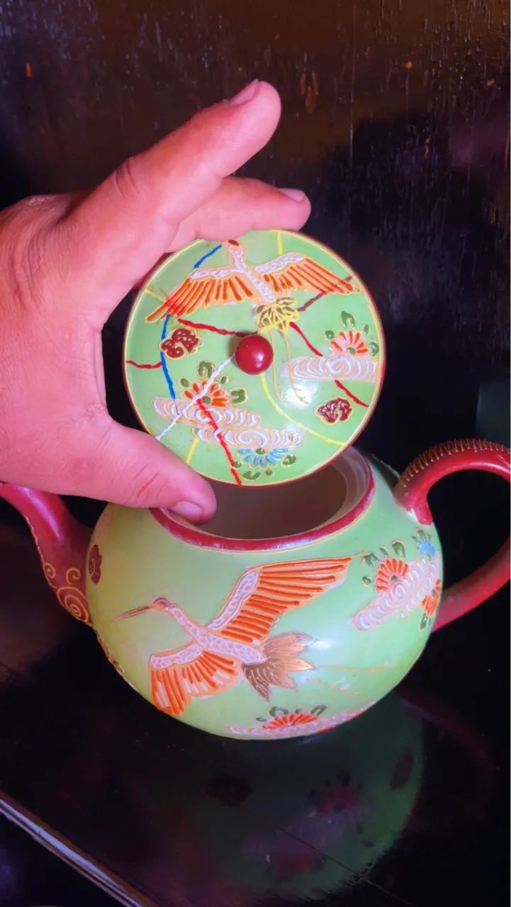 Lindo bule em porcelana antigo com lindos detalhes - Foto 2