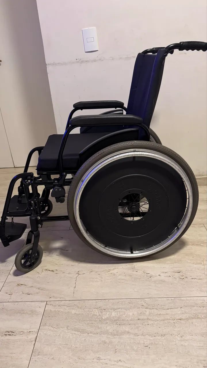 Cadeira de Rodas - Foto 2