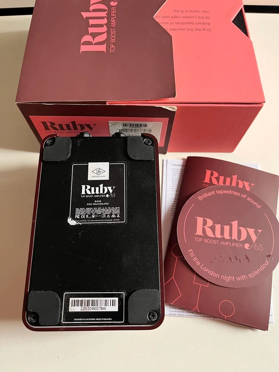 数回使用美品　UAFX Ruby Top Boost Amplifier ‘63 Pedal UAFX Ruby 63 Top Boost Amplifier - Instrumentos