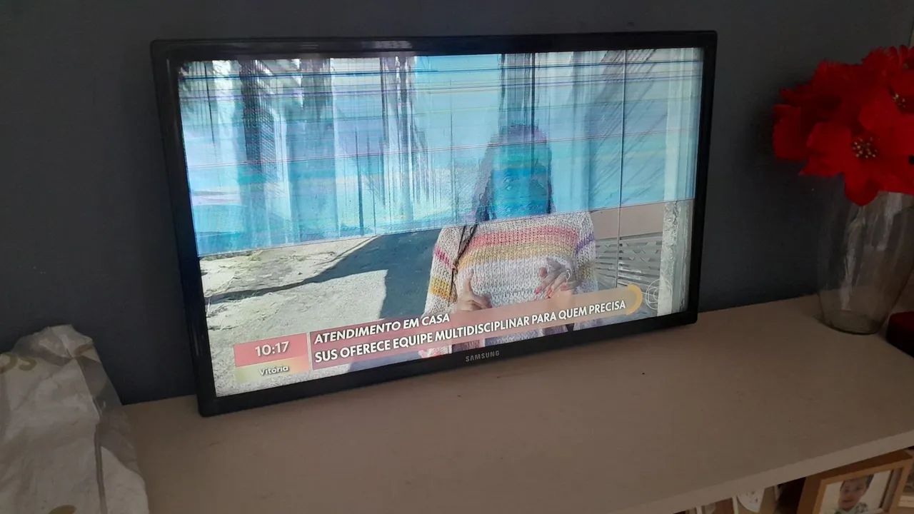 TV Samsung com tela danificada - Foto 2