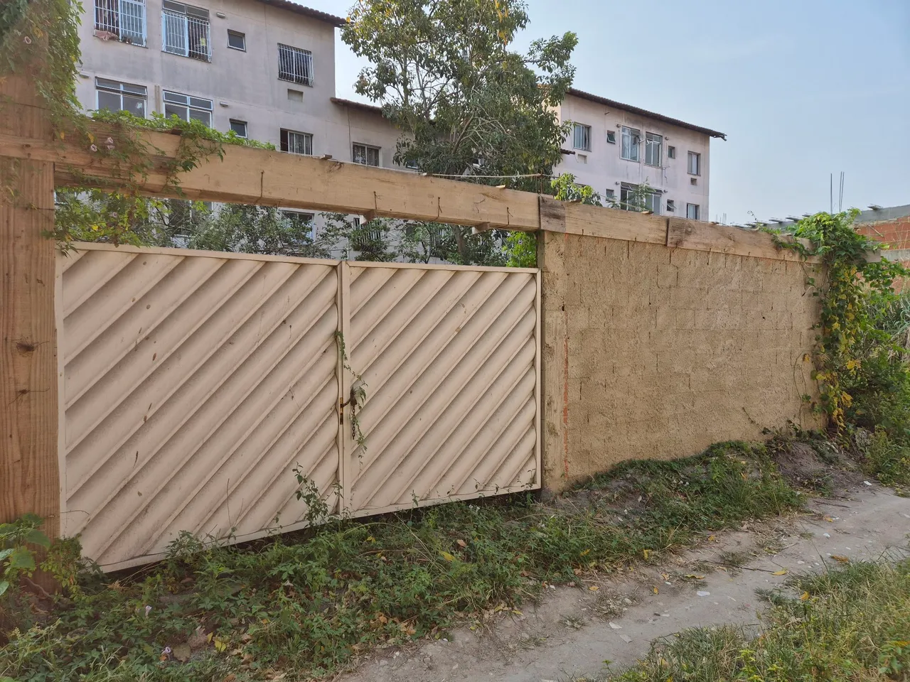 Vendo Terreno em Santa Cruz - ZO RJ