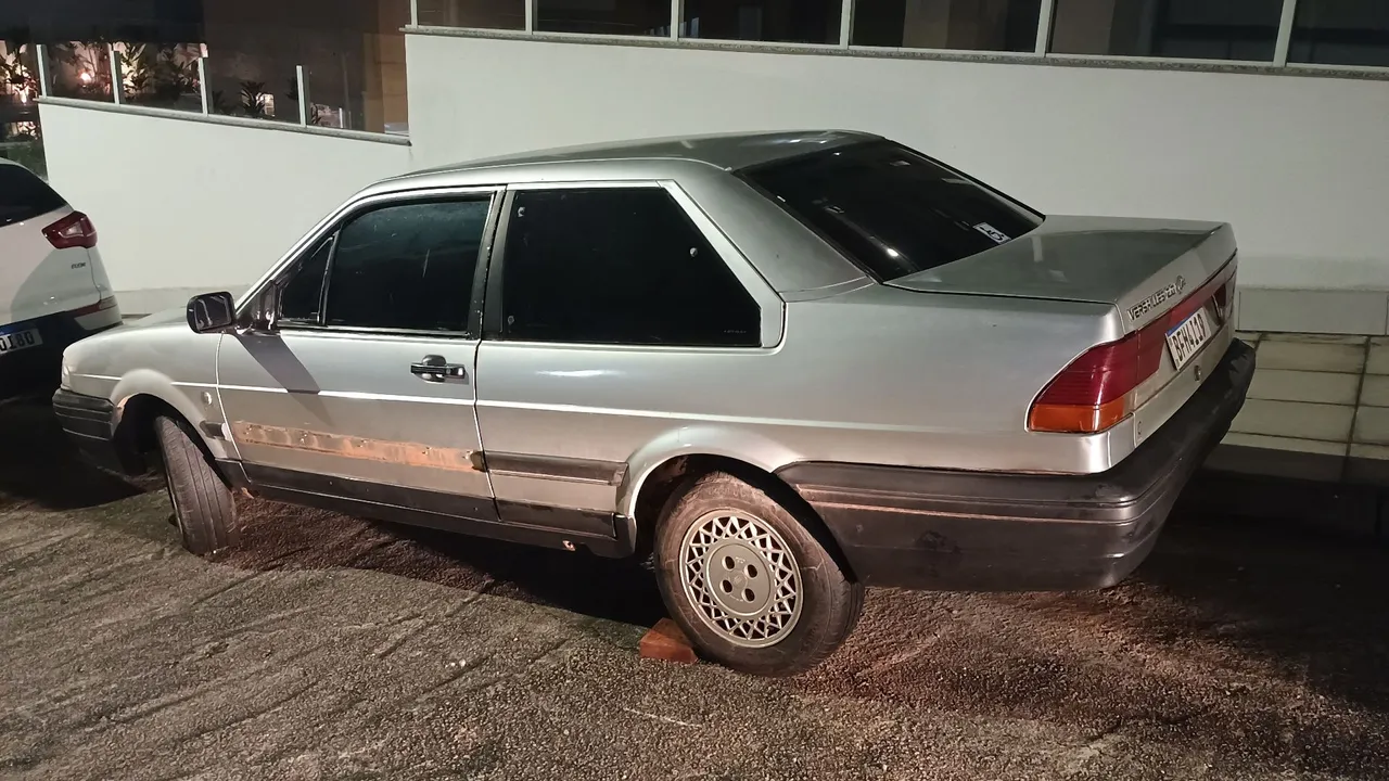 Vendo Ford Versailles