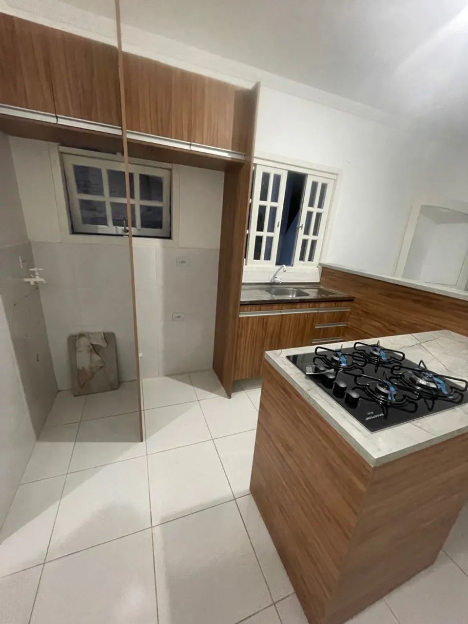 Móvel Planejado Cozinha MDF Kitnet c/ ilha para cooktop no Guarujá-SP