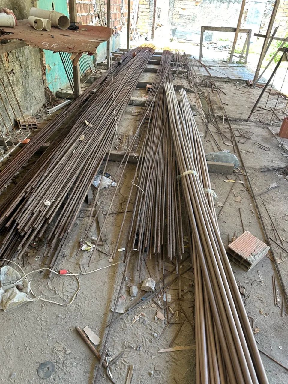 Ferragens para fundação - Novo  ferro 16mm tenho 50 barras falar com gilvan *