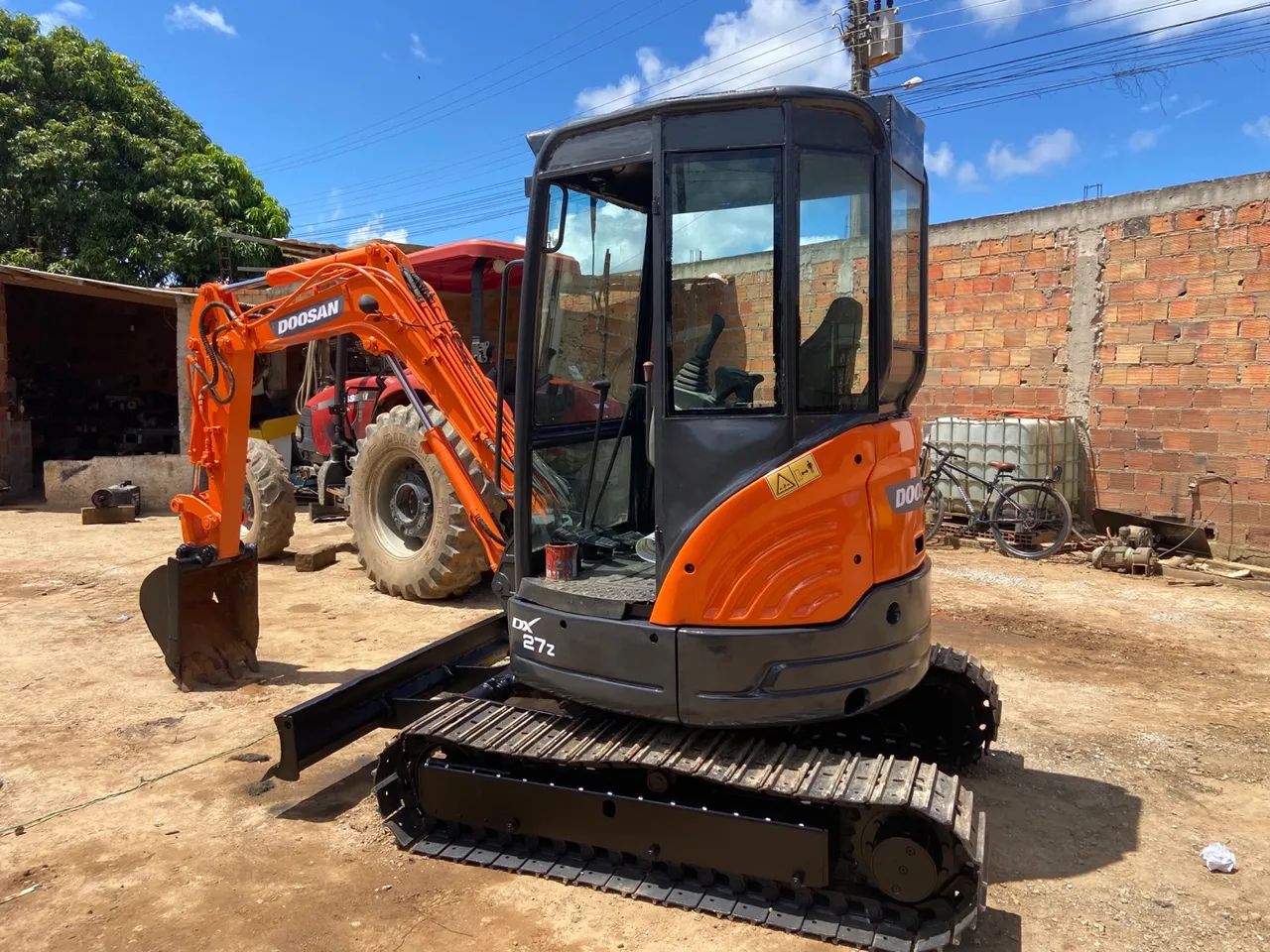 VENDO MINI ESCAVADEIRA DOOSAN 27Xz