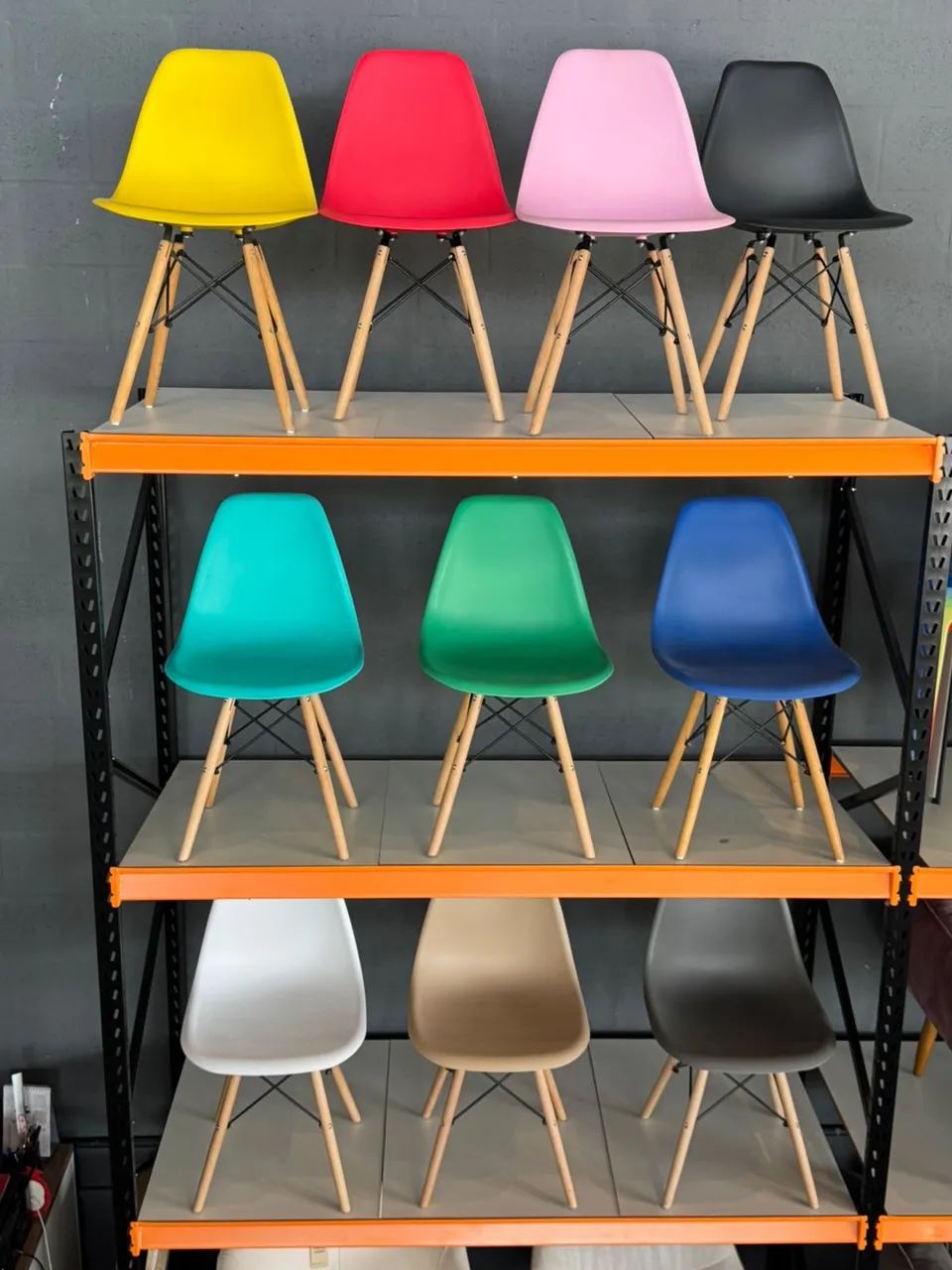 CADEIRA EAMES 