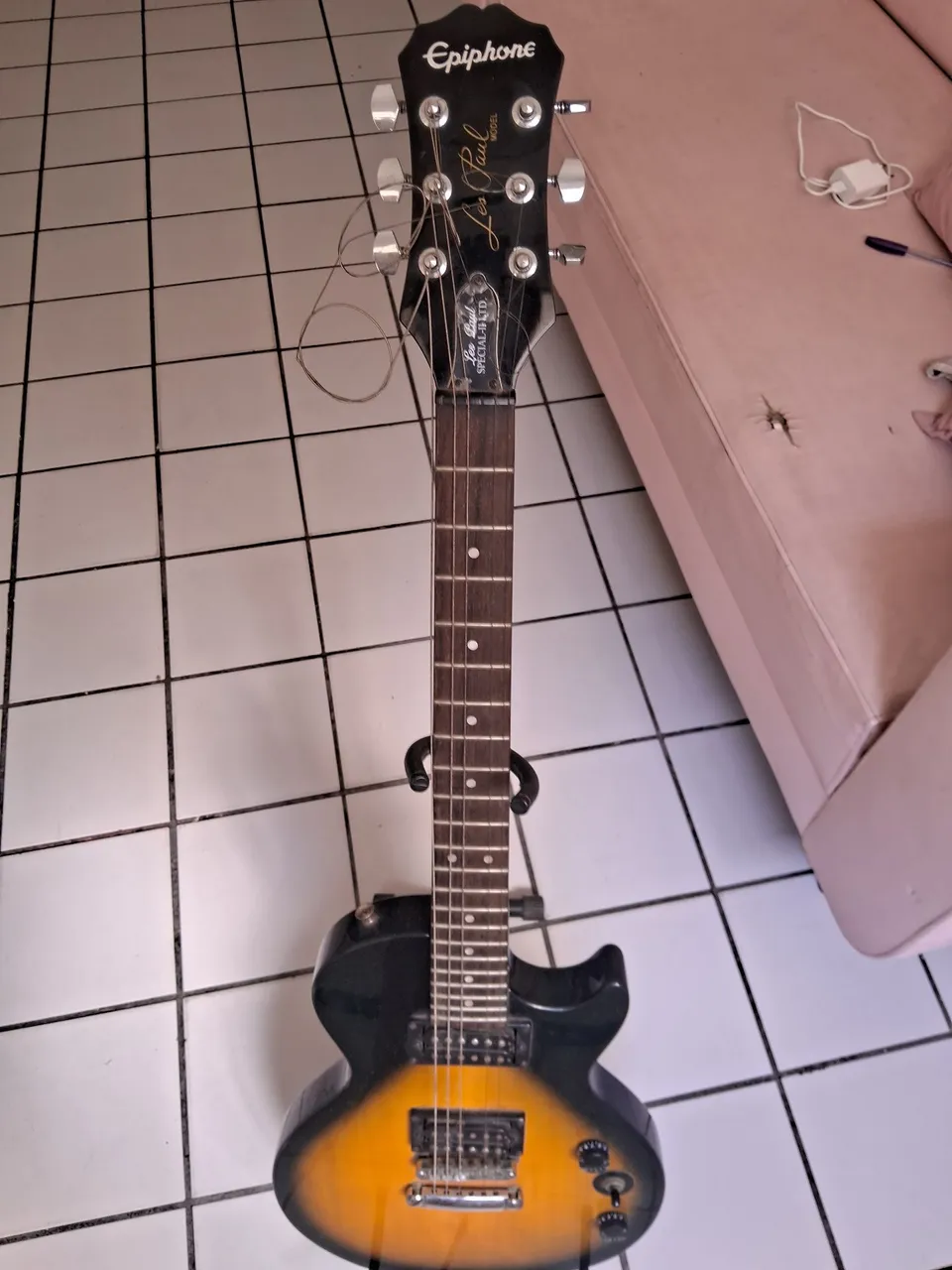 Epiphone LesPaul Special Ⅱ Epiphone Player Pack Les Paul Special II Vintage Sunburst « Royal