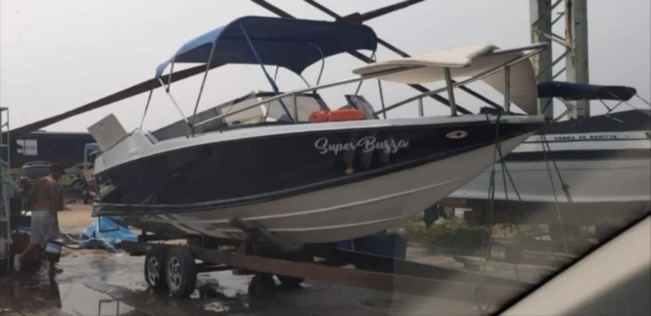 LANCHA COBRA SAGITA 23 pés 