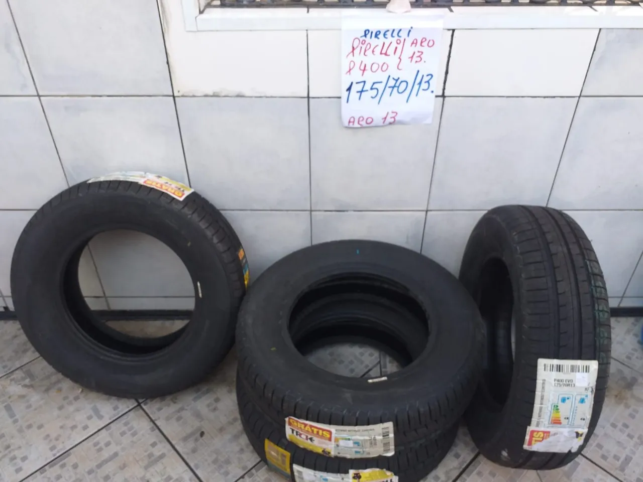 Pneu Pirelli Evo P400 175/70/13