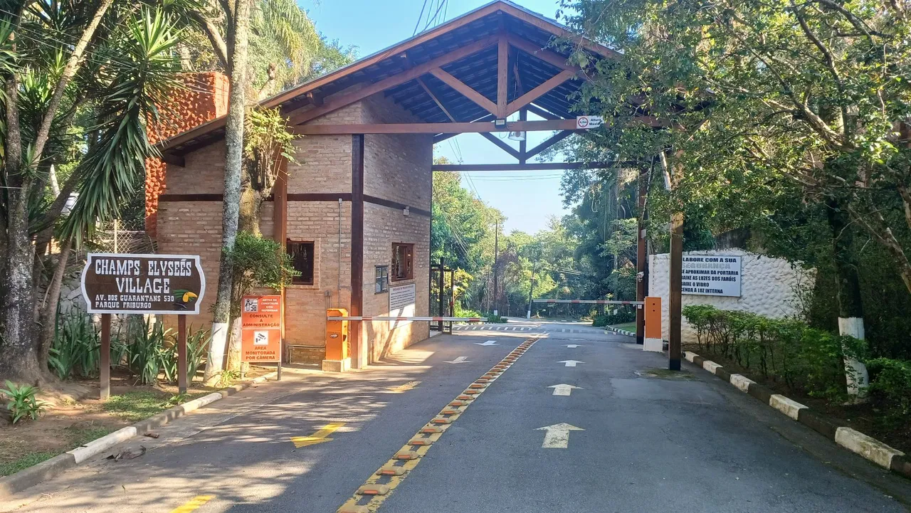 Terreno 1.000m² em Condomínio Fechado com Segurança 24h!