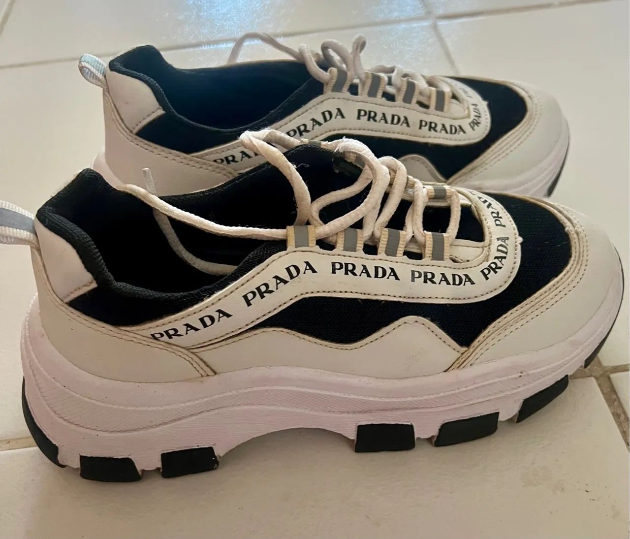 Tênis Casual Feminino Branco e Preto - Foto 3