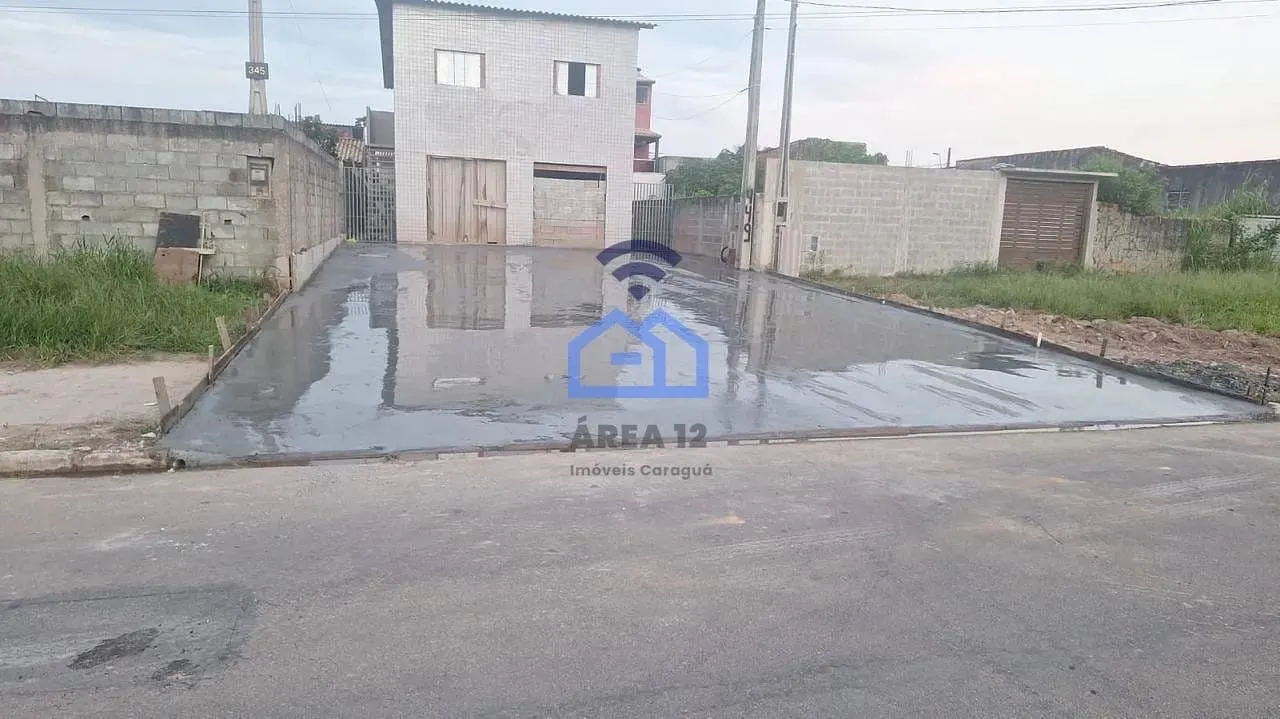 Kitnet para 2 pessoas para locação no bairro Barranco Alto em Caraguatatuba, SP com boa lo