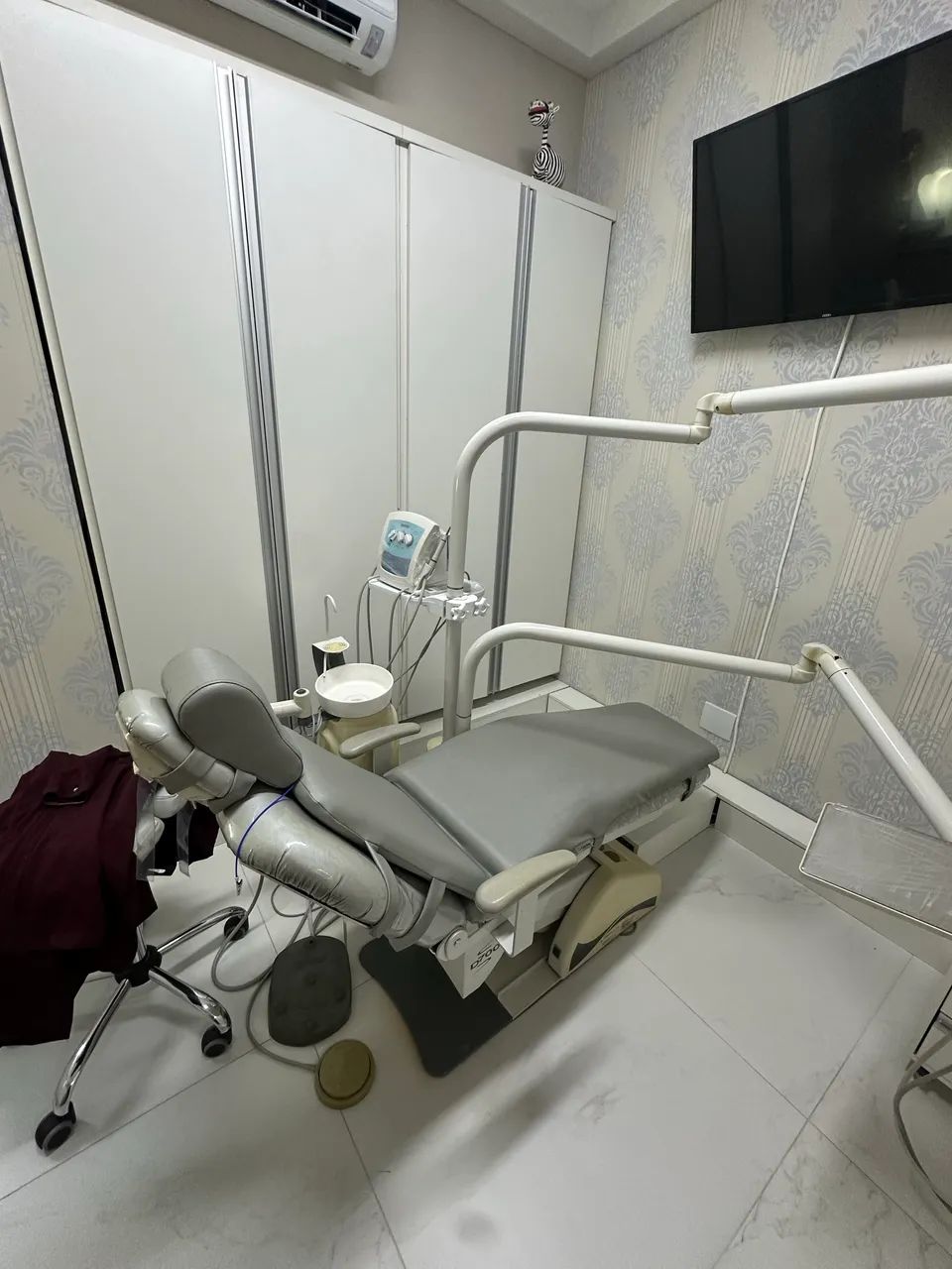 Cadeira odontológica D700 com esteira de massagem!