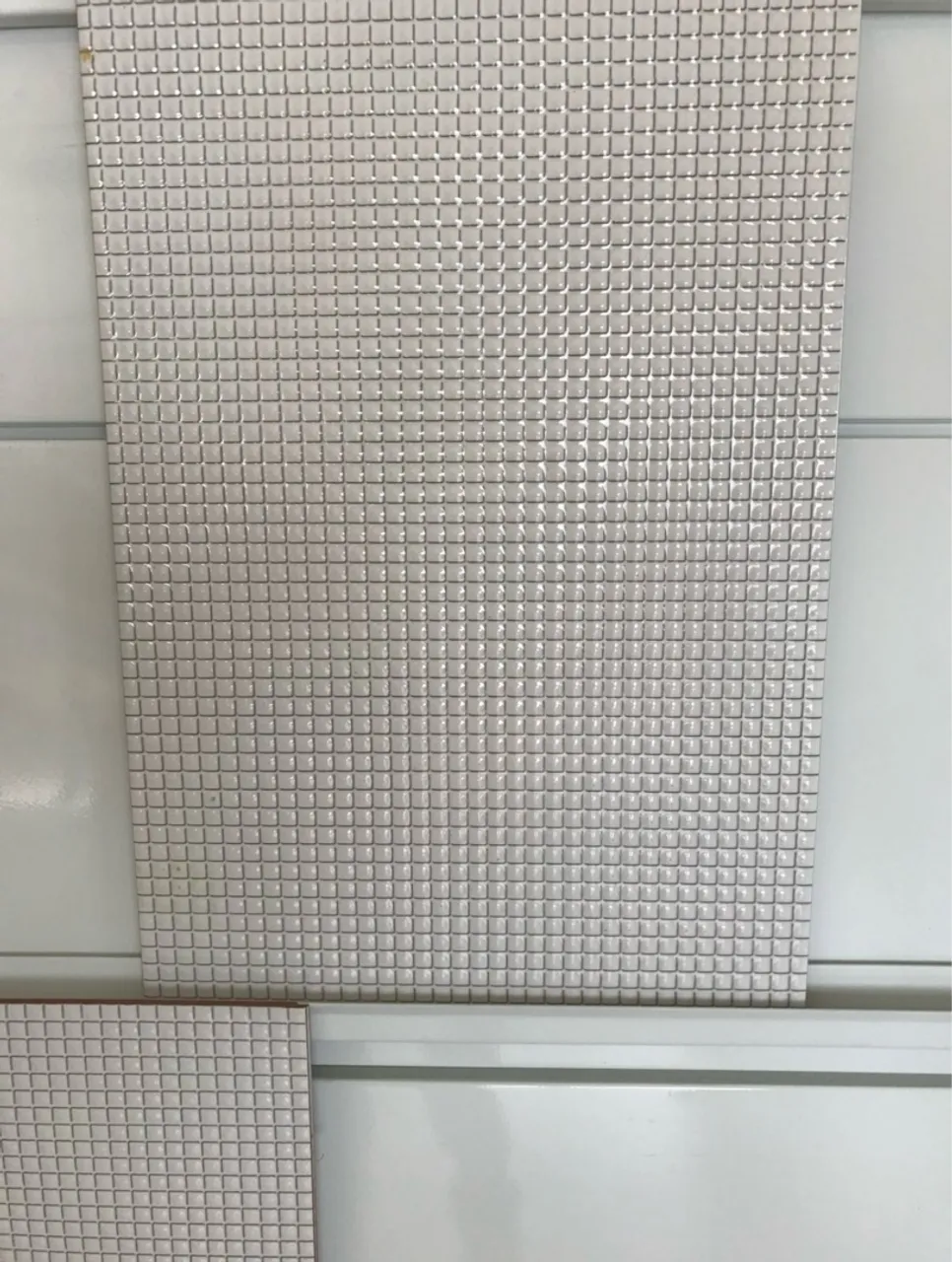 Pastilhas Cerâmicas Brancas - Elegância e Sofisticação