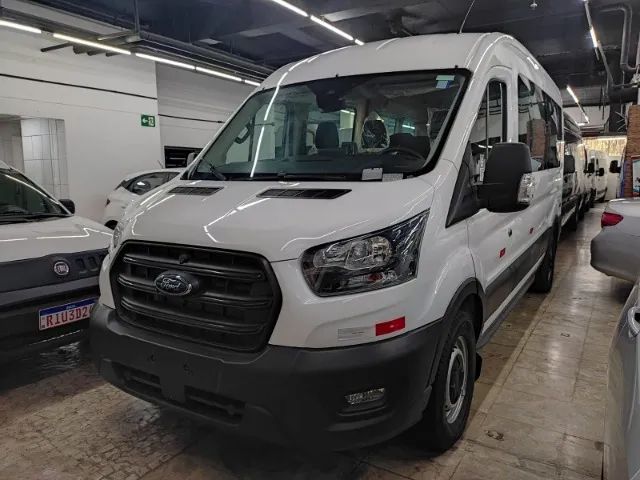 Ford Transit 15 lugares completa câmbio automático zero km Ano 2024