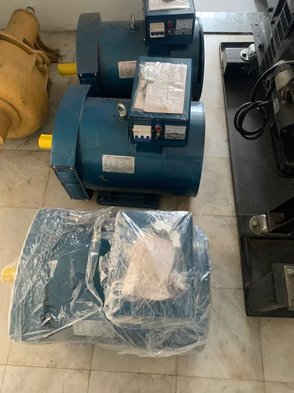 GERADOR (ALTERNADOR) ASSINCRONO TRIFÁSICO DE 25KVA64289079867265120