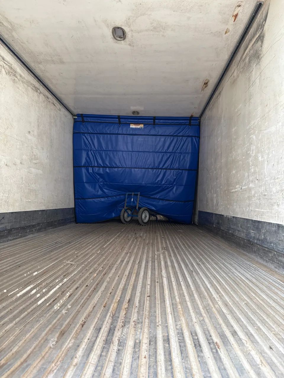 Vendo caminhão baú frio tudo revisado  - Foto 5