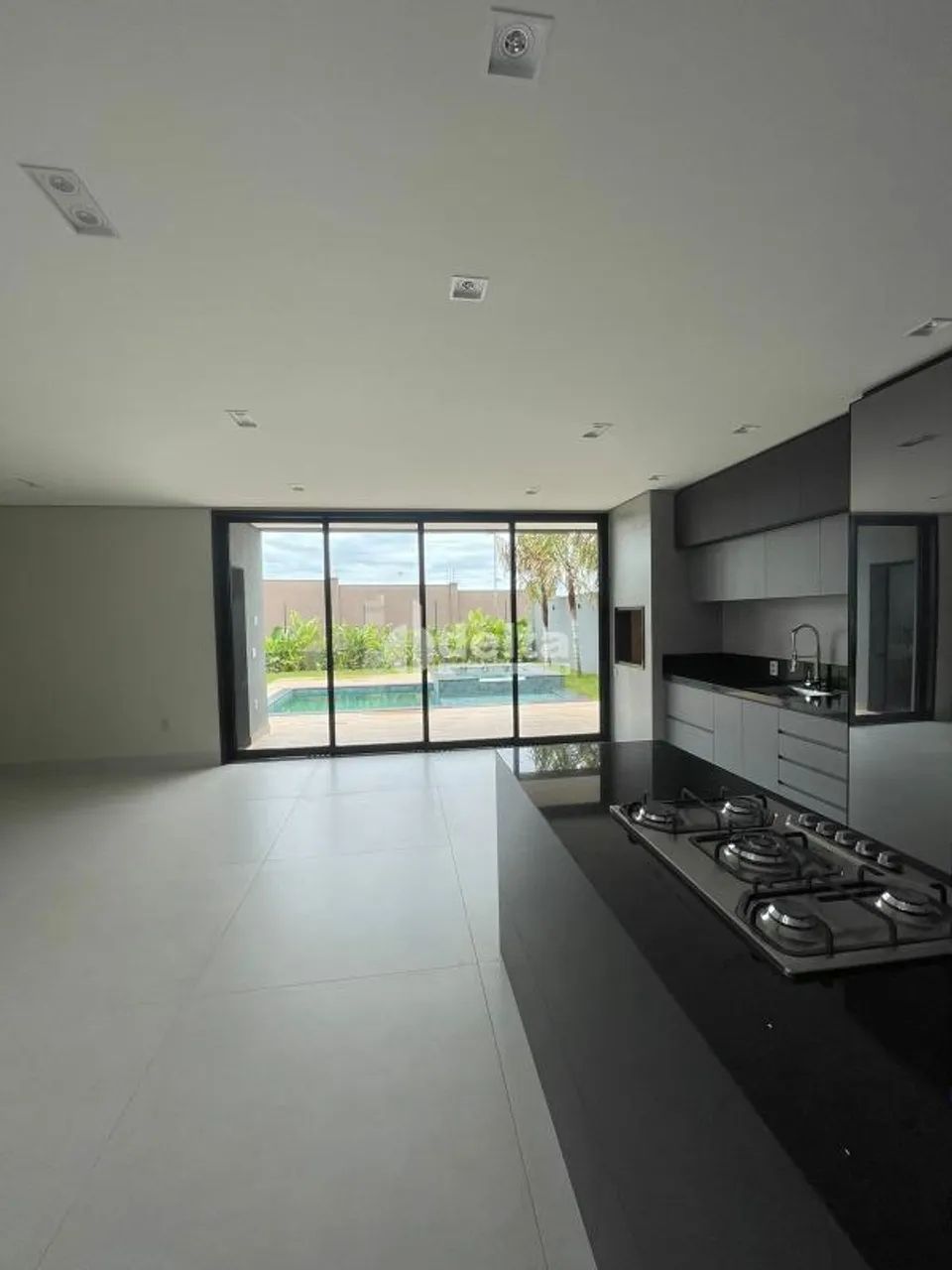 Casa no condomínio Tamboré disponível para locação e venda em Uberlândia-MG - Foto 5