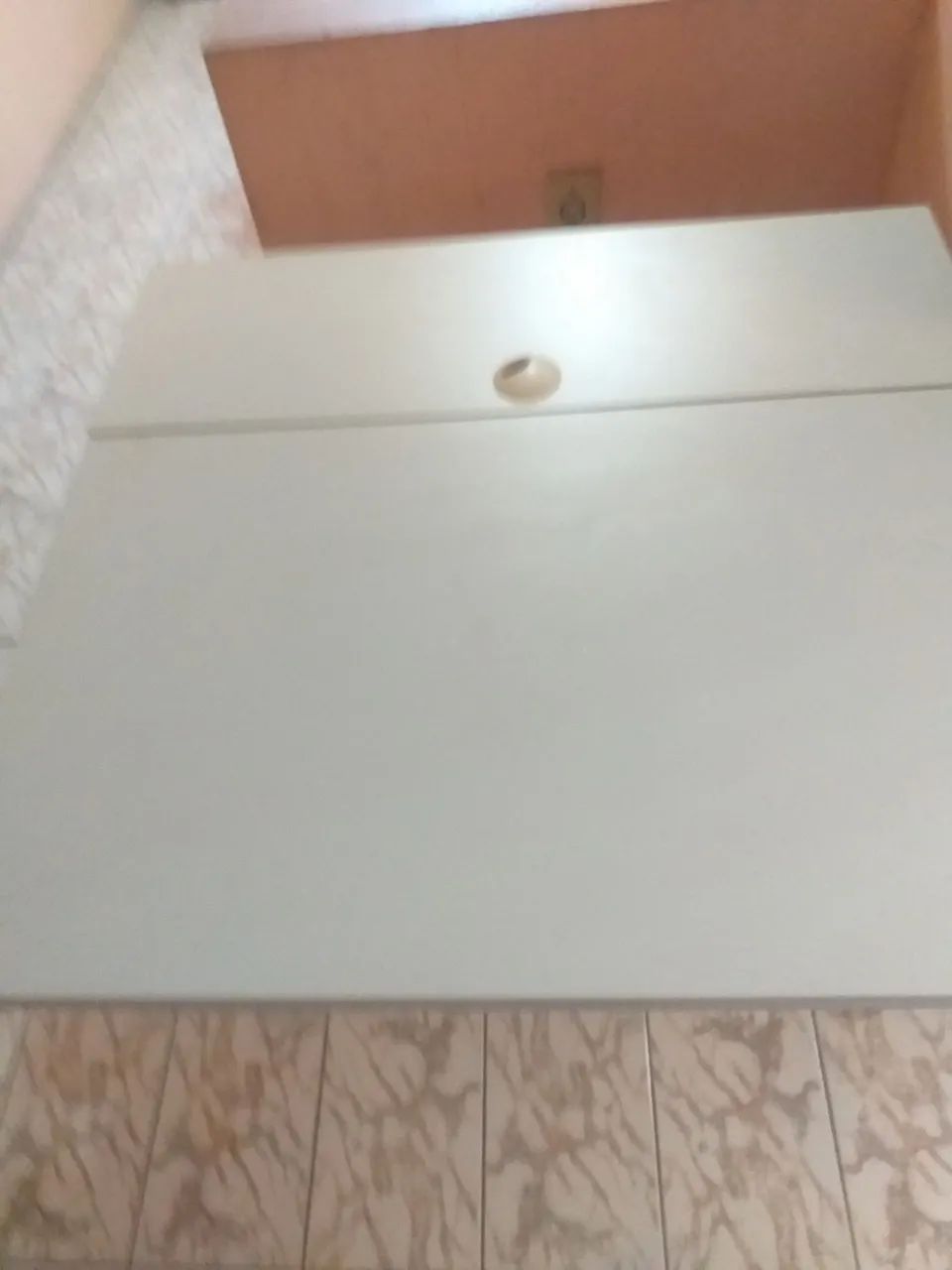 MESA DE COMPUTADOR REGULÁVEL 