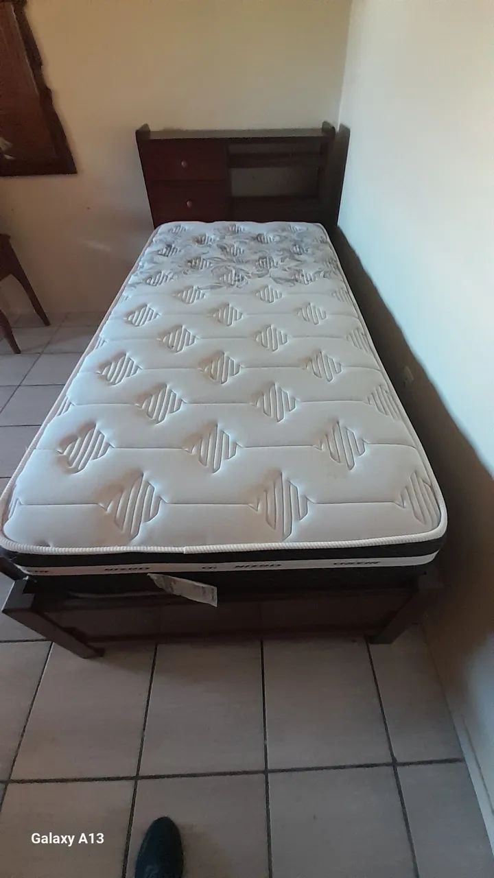 Cama de Solteiro,  Nova toda em madeira 64739712306307124