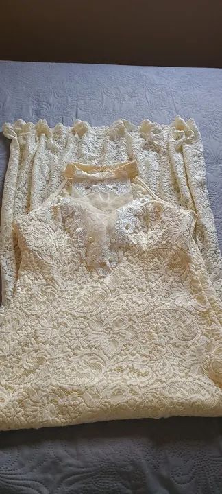 Vestido de renda off white  M