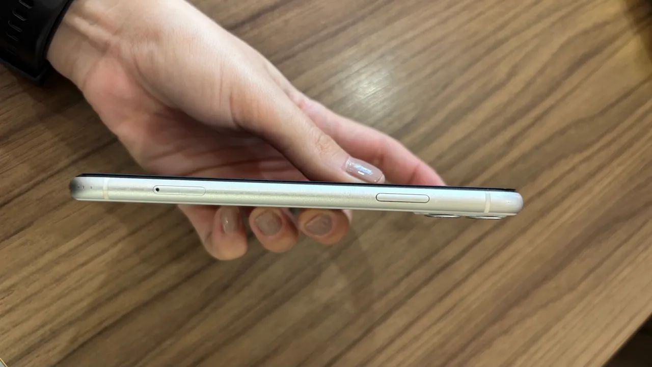 IPhone 11 64gb branco  - Foto 2