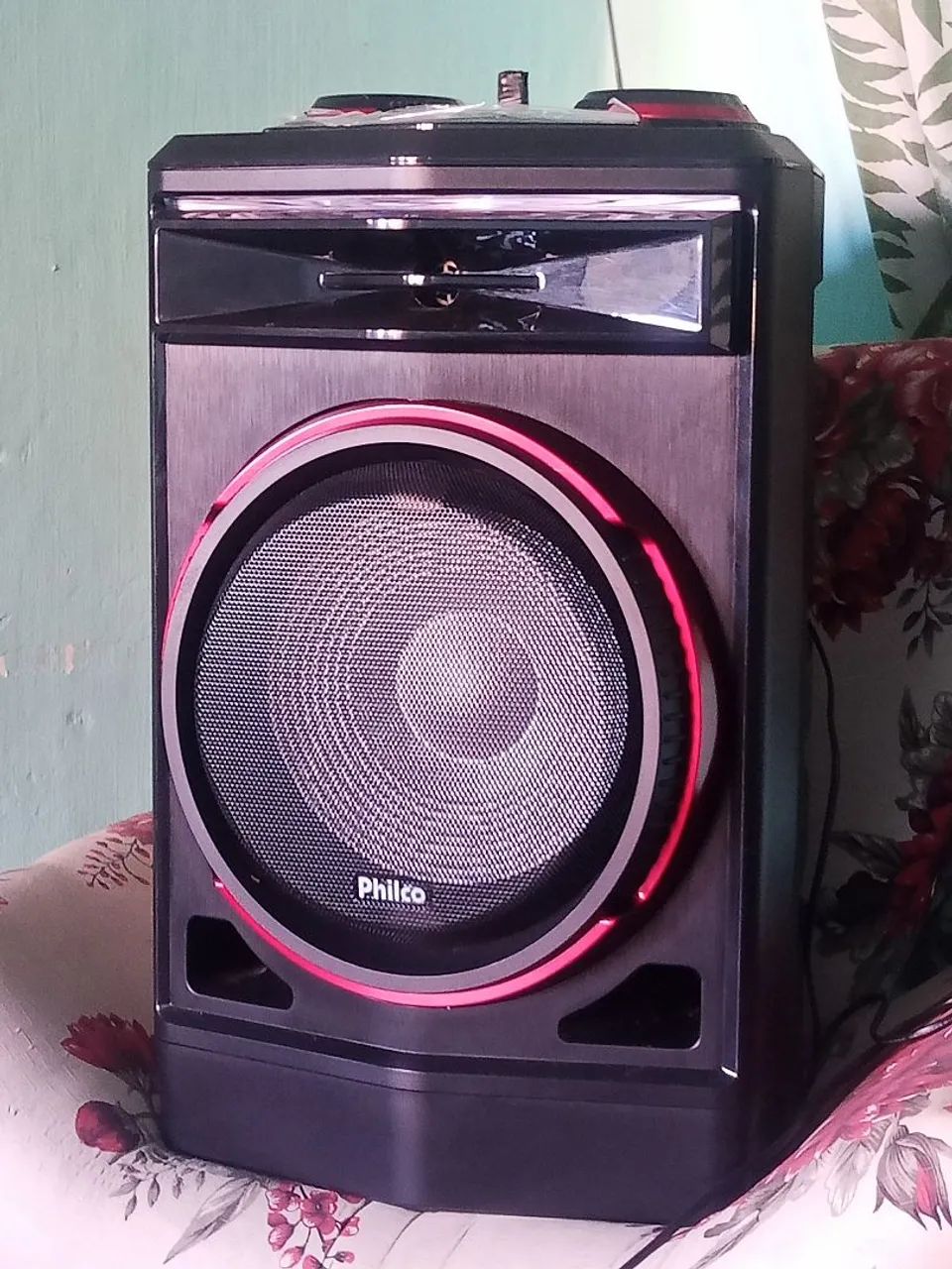 Caixa Philco 750w