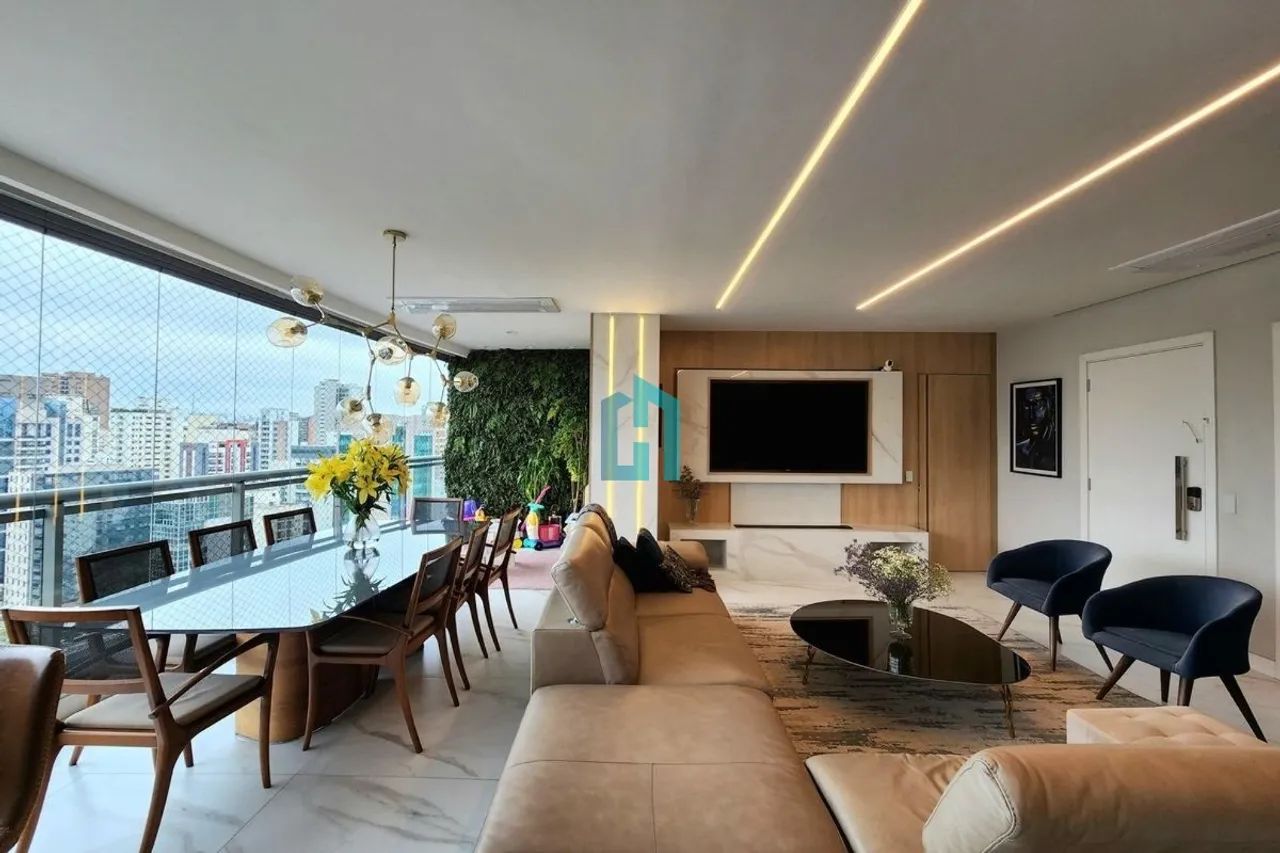 Apartamento reformado com churrasqueira e 2 suites na Vila Nova Conceição