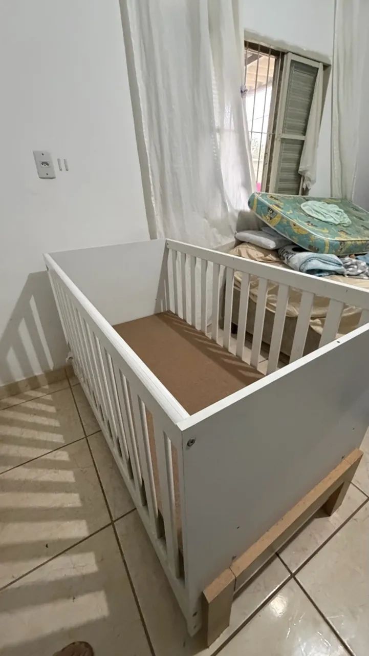 Berço infantil branco acompanha colchão - ótimo estado - Foto 3