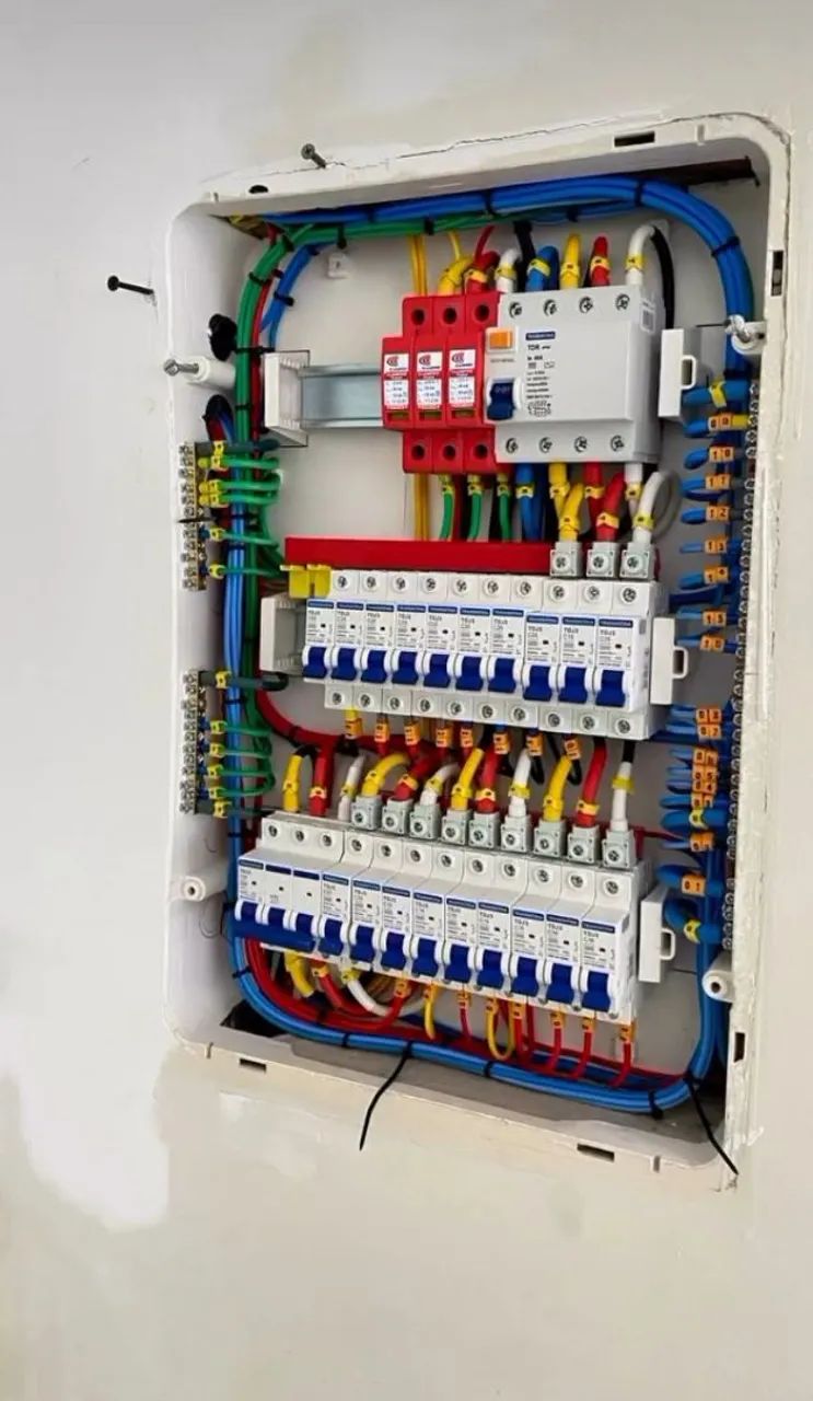Eletricista com o melhor preço e garantia! - Foto 3