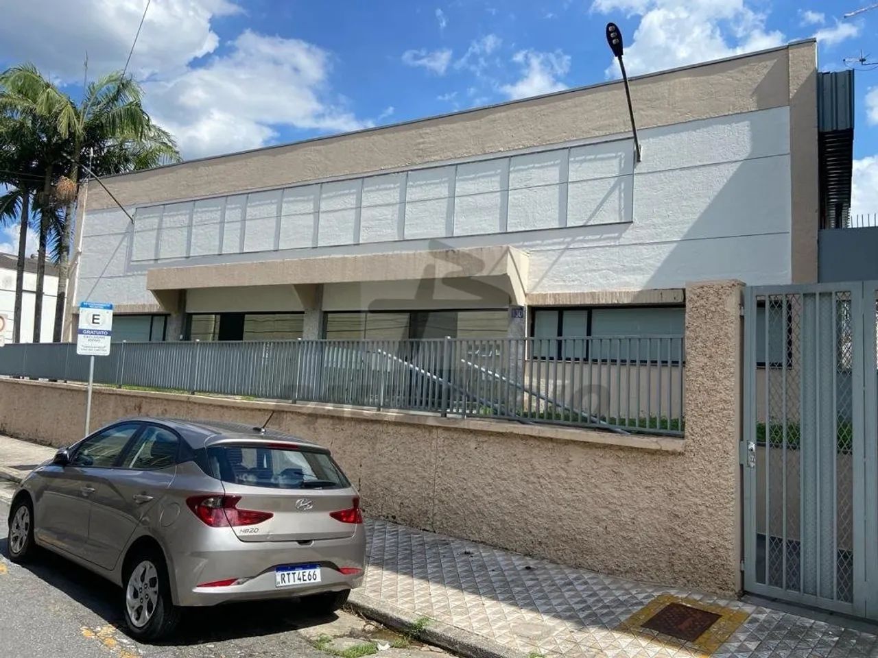Salão comercial para alugar no Bairro Vila Magini em Mauá - SP - Foto 2