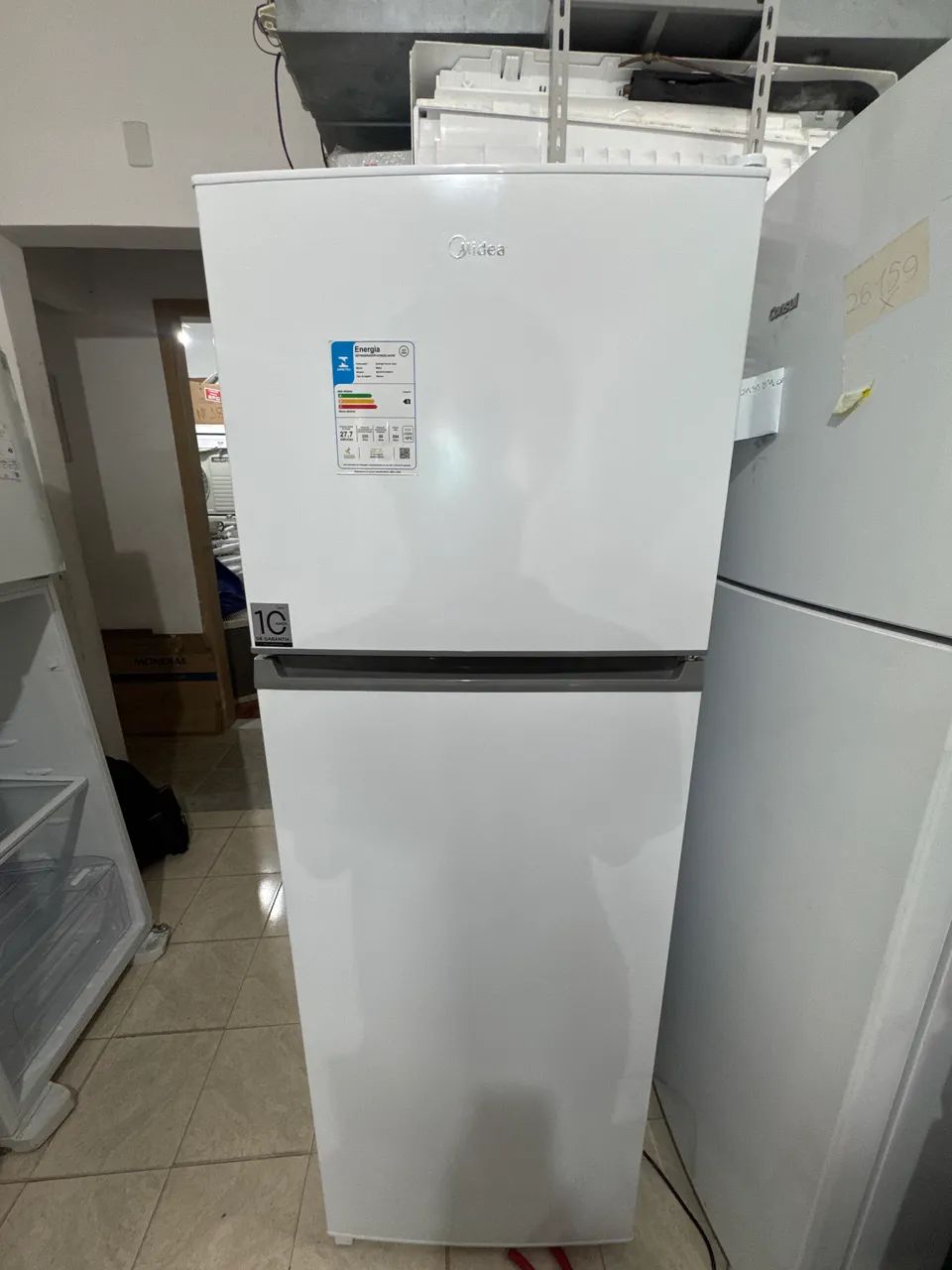 Geladeira Midea em ótimo estado 127V