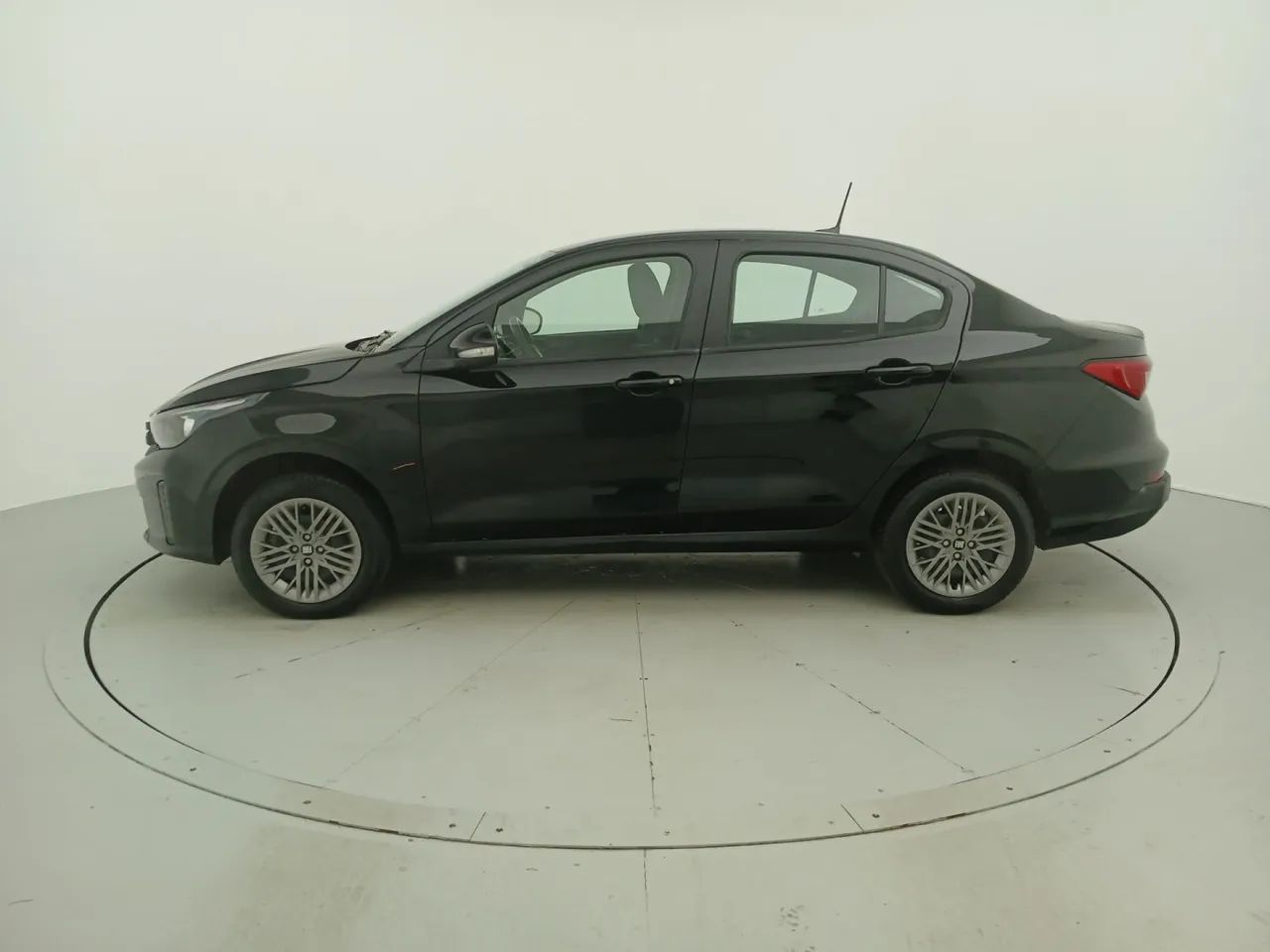 Fiat Cronos Drive 1.0 6V, foto 2 de 18